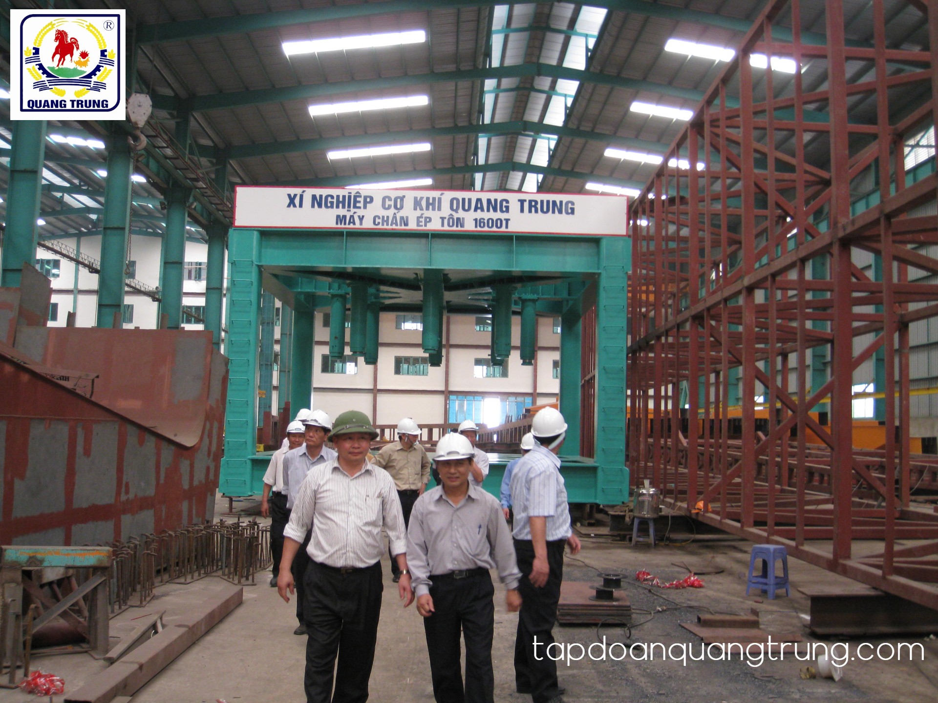 Xây dựng Quang Trung - Đơn vị tiên phong trong sản xuất chế tạo cần cẩu tại Việt Nam